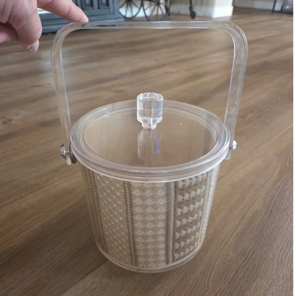 MCM Clear Acrylic Ice Bucket‎ with Textured Knit Design Lid and Handle
